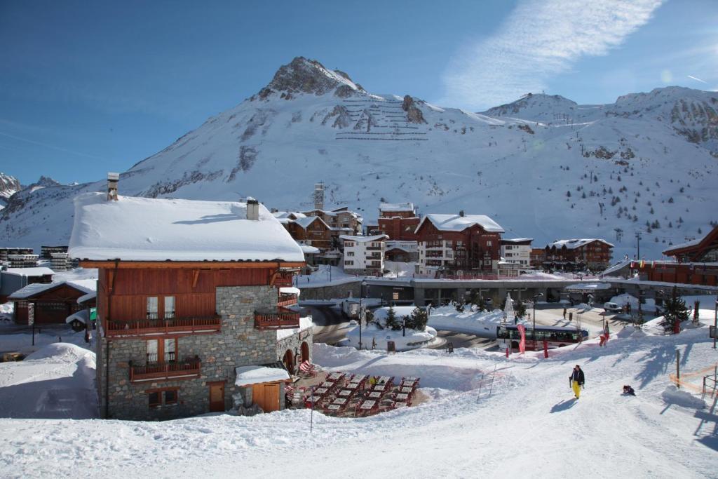 Chalets Montana Planton ทีนเญอ ภายนอก รูปภาพ